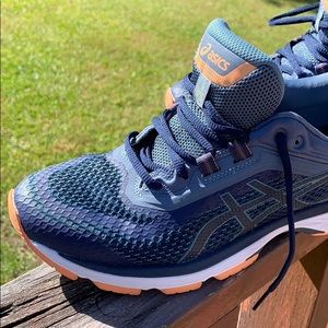 ASICS GT 2000 6 running sneakers 9.5